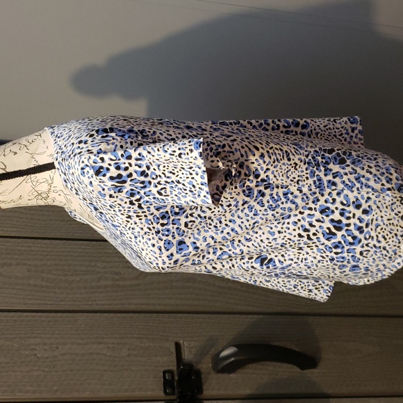 Kim Roger's Lady's Petite Crewneck Shortsleeved Tee Animal Print ♥ - Picture 3 of 6